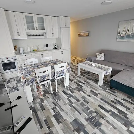 Denevi' Seaside - 2 Bedrooms * ロゼネッツ