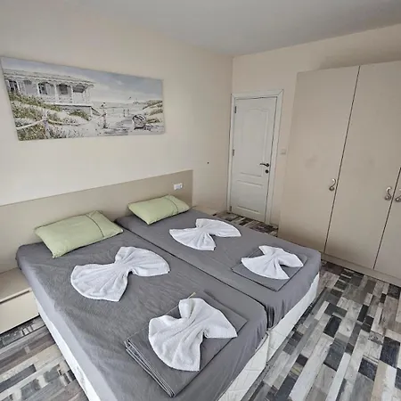 Denevi' Seaside - 2 Bedrooms * ロゼネッツ