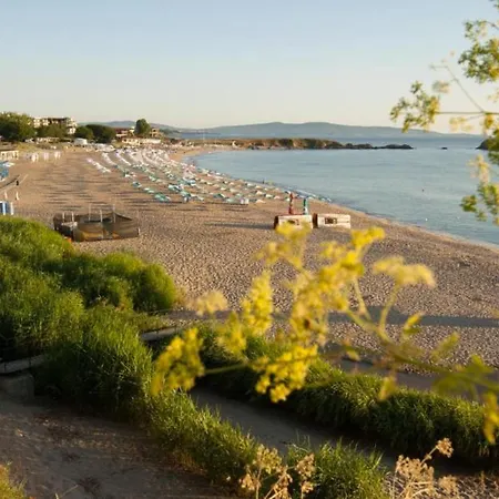 Denevi' Seaside - 2 Bedrooms *