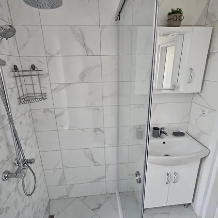 Denevi' Seaside - 2 Bedrooms Apartment *